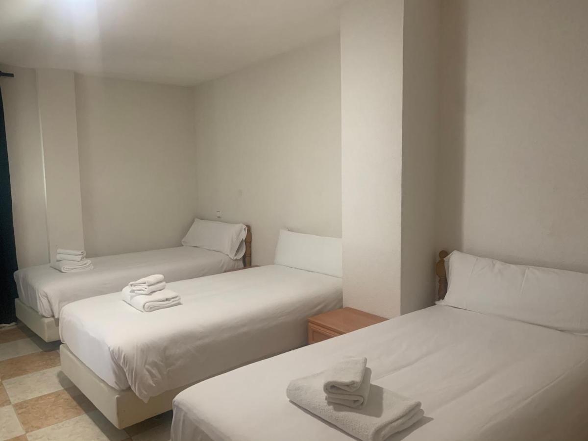 Hotel El Ancla Вильянуэва-де-ла-Каньяда Экстерьер фото